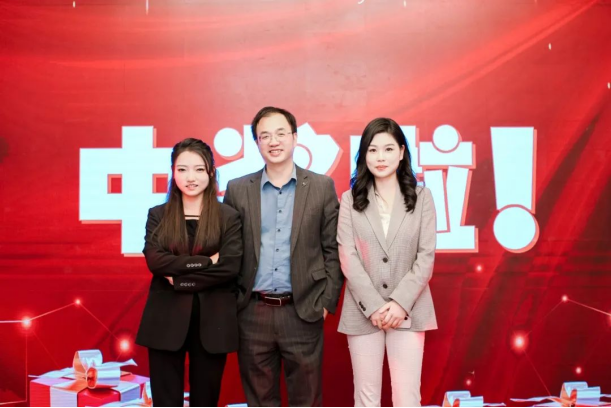 1740385707696578.png image.png