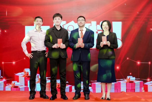 1740385714995202.png image.png